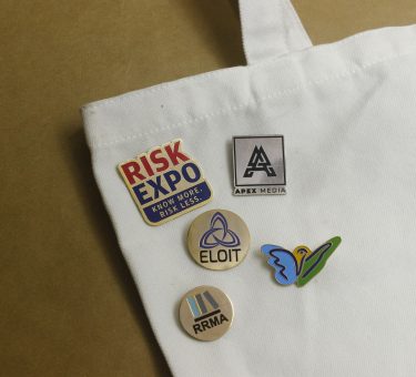 customized lapel pins